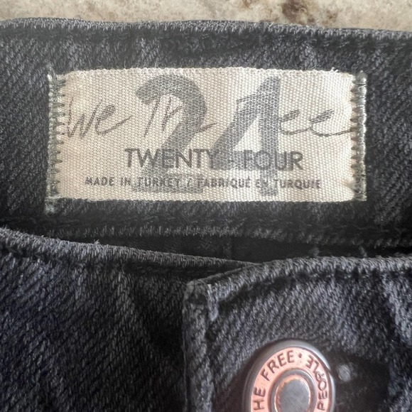 FREE PEOPLE CUFFED SLIM BOYFRIEND JEANS FADED BLACK NWT WOMEN'S SIZE 24 - Picture 11 of 16